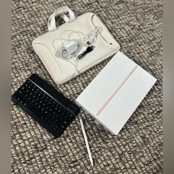 Apple IPad - Picture 6 of 6